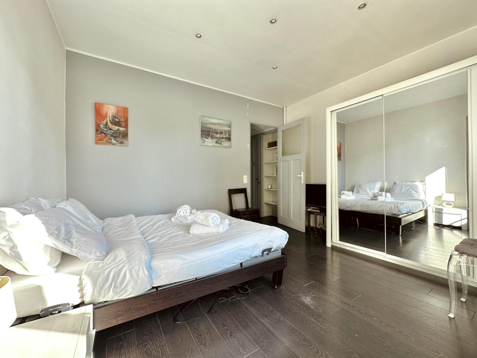 Le Globe Trotteur - 2 Pieces Cannes Centre Extérieur photo